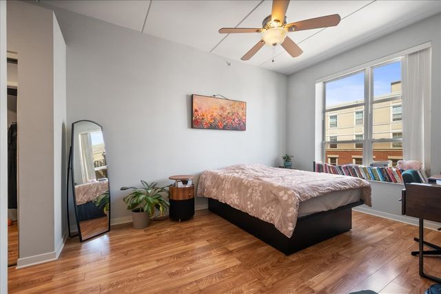 647 METROPOLITAN Way 503, Des Plaines, IL 60016