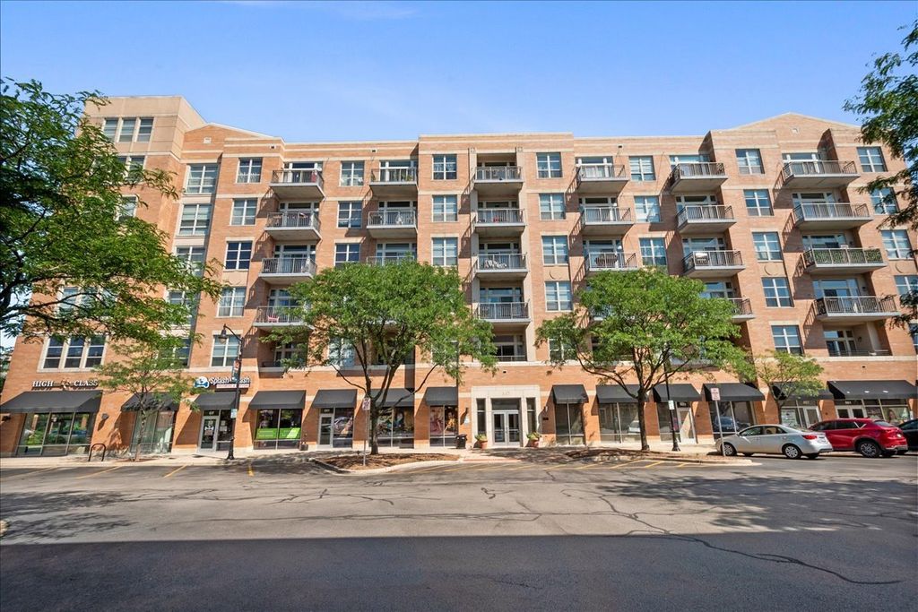 647 METROPOLITAN Way 503, Des Plaines, IL 60016
