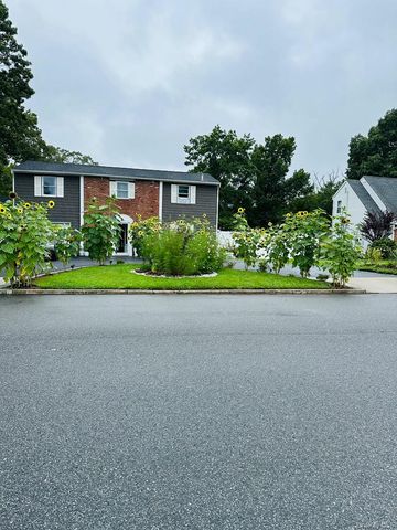 18 William Street, Brookhaven, NY 11727