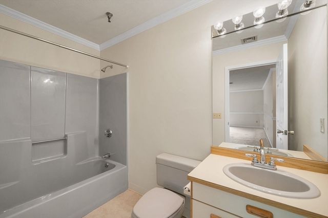 59 Mill St 301, Dracut, MA 01826
