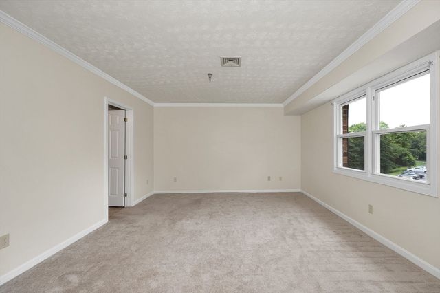 59 Mill St 301, Dracut, MA 01826