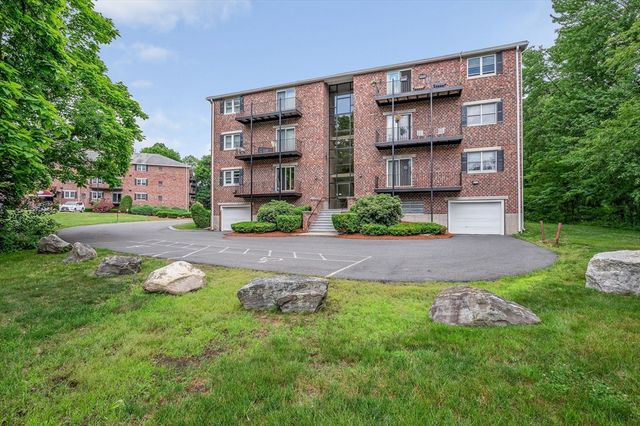 59 Mill St 301, Dracut, MA 01826
