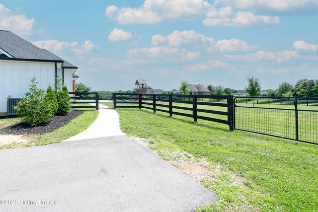 4920 Sycamore Run Dr, La Grange, KY 40031