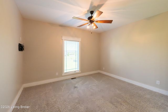 4920 Sycamore Run Dr, La Grange, KY 40031