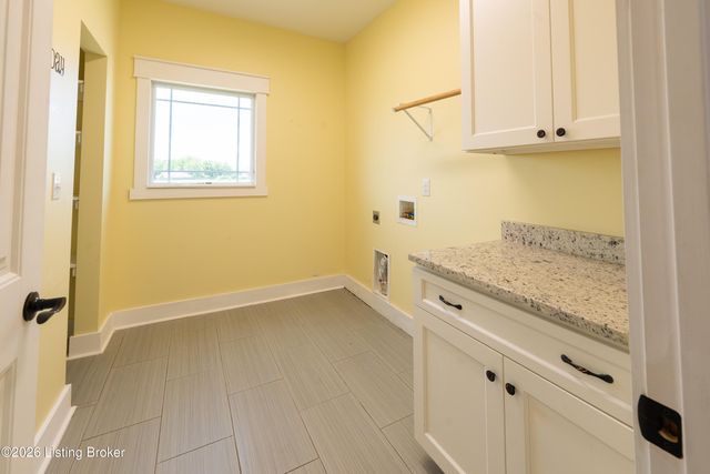 4920 Sycamore Run Dr, La Grange, KY 40031