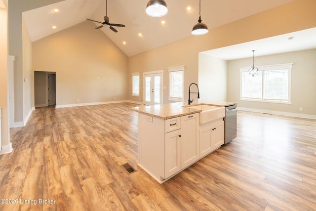 4920 Sycamore Run Dr, La Grange, KY 40031