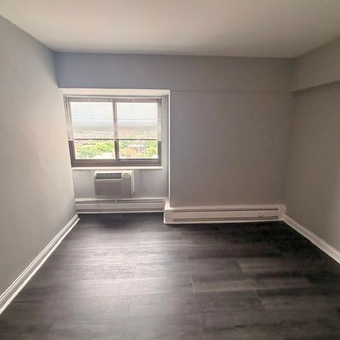 7337 S South Shore Drive 1420, Chicago, IL 60649
