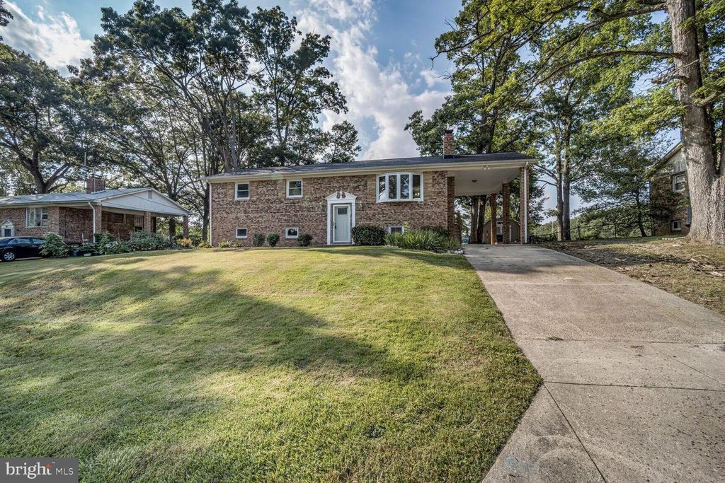 9664 GWYNNDALE DR, Clinton, MD 20735