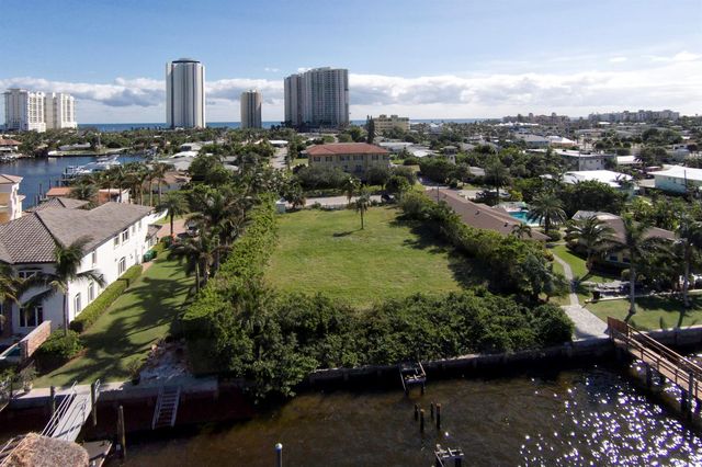 2715 Lake Drive, Riviera Beach, FL 33404