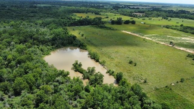1966 Hluchan Road, Sealy, TX 77474