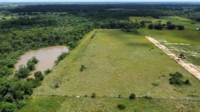 1966 Hluchan Road, Sealy, TX 77474