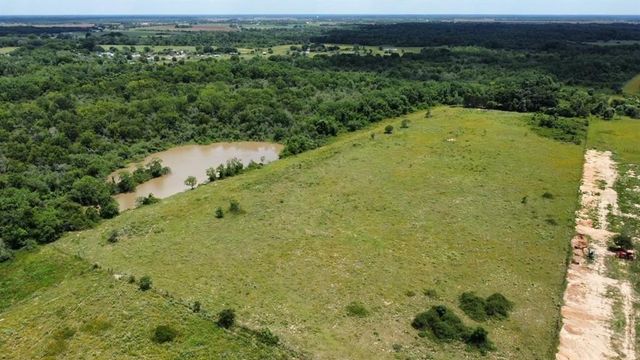 1966 Hluchan Road, Sealy, TX 77474