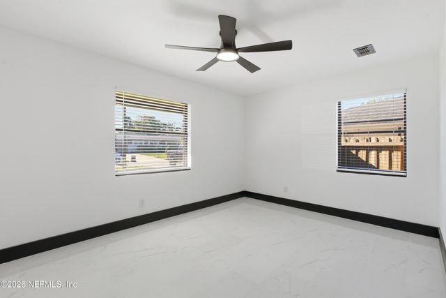 802 ANTIGUA Road, Jacksonville, FL 32216