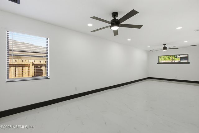 802 ANTIGUA Road, Jacksonville, FL 32216