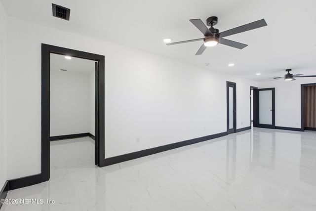 802 ANTIGUA Road, Jacksonville, FL 32216
