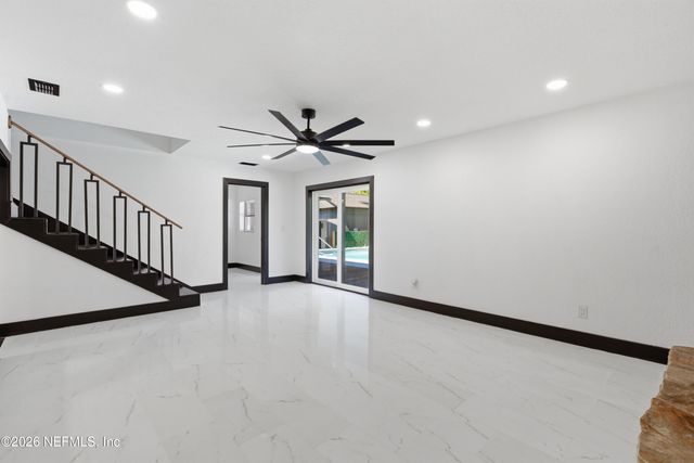 802 ANTIGUA Road, Jacksonville, FL 32216
