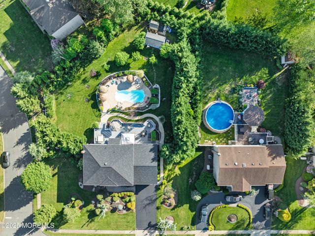19 Dartmoor Drive, Manalapan, NJ 07726