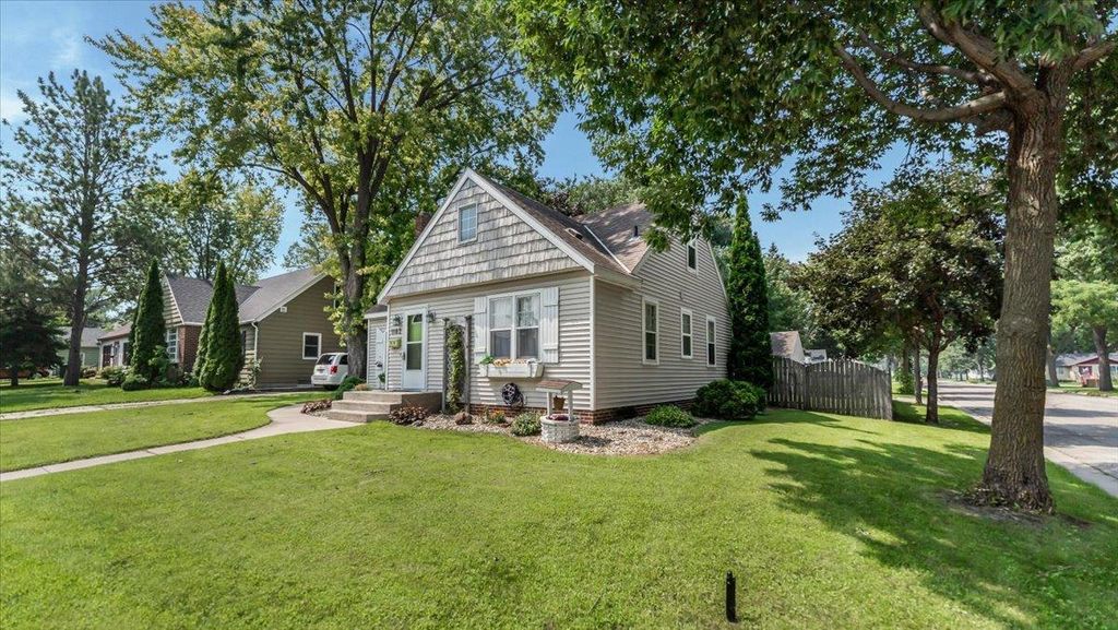 1102 3rd Street SW, Willmar, MN 56201