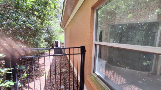 2210 SE LAUREL RUN DRIVE, Ocala, FL 34471