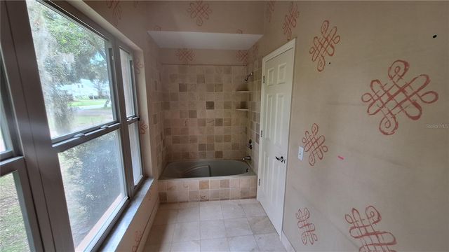 2210 SE LAUREL RUN DRIVE, Ocala, FL 34471