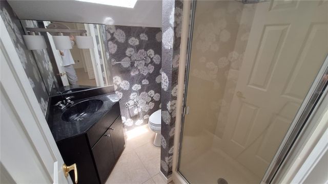 2210 SE LAUREL RUN DRIVE, Ocala, FL 34471