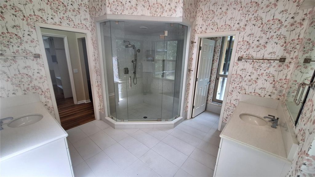 Image 23 of property listing at 2210 SE LAUREL RUN DRIVE, Ocala, FL 34471