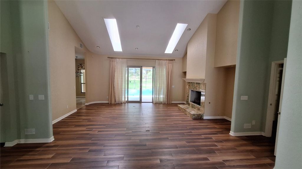Image 24 of property listing at 2210 SE LAUREL RUN DRIVE, Ocala, FL 34471