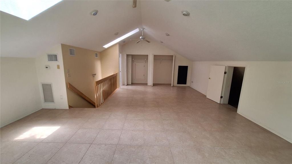 Image 41 of property listing at 2210 SE LAUREL RUN DRIVE, Ocala, FL 34471