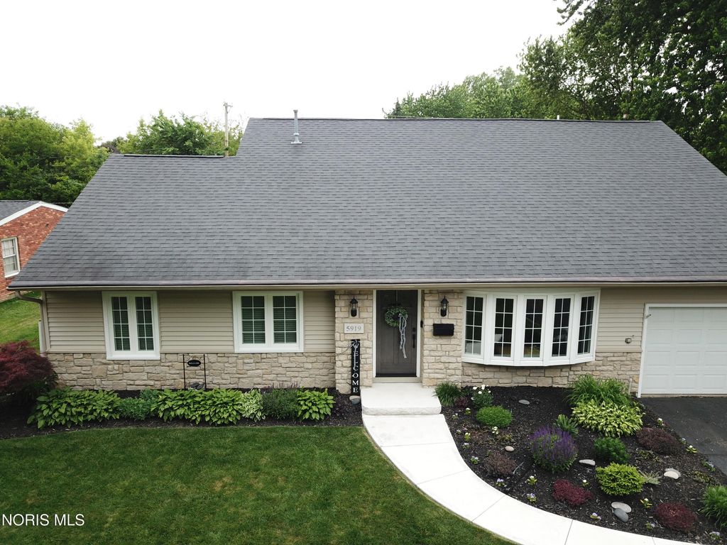 5919 Granville Drive, Sylvania, OH 43560