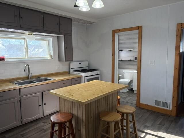 825 Smith STREET, Stevens Point, WI 54481