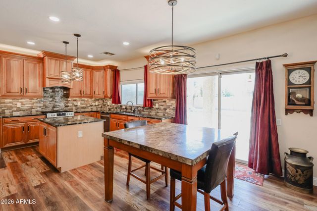 9323 W BENNET Plaza, Phoenix, AZ 85037
