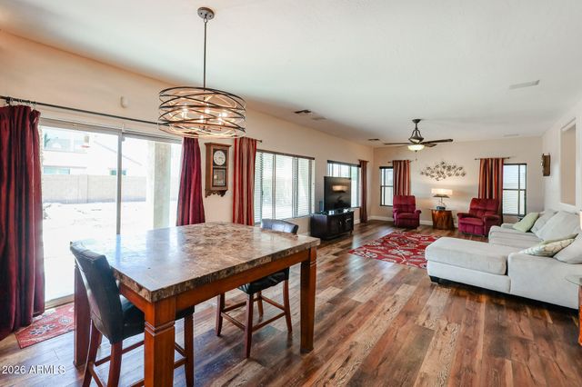 9323 W BENNET Plaza, Phoenix, AZ 85037