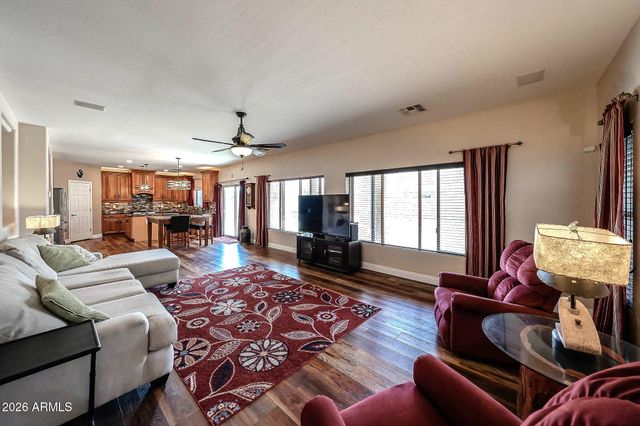 9323 W BENNET Plaza, Phoenix, AZ 85037