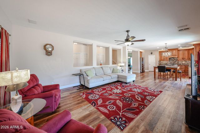 9323 W BENNET Plaza, Phoenix, AZ 85037