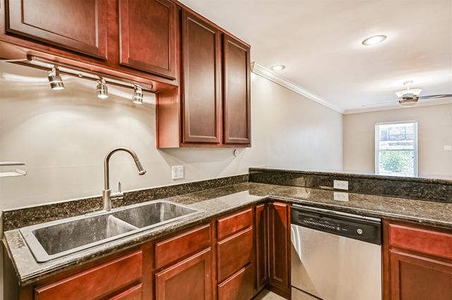 402 Postoffice 123, Galveston, TX 77550