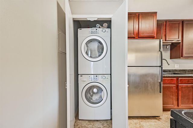 402 Postoffice 123, Galveston, TX 77550