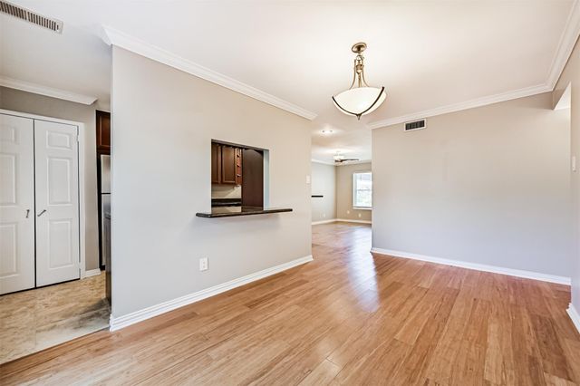 402 Postoffice 123, Galveston, TX 77550