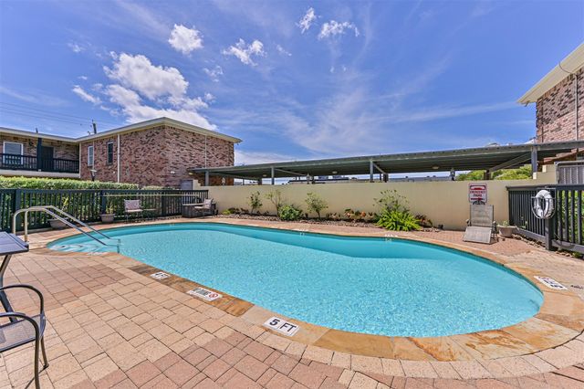 402 Postoffice 123, Galveston, TX 77550