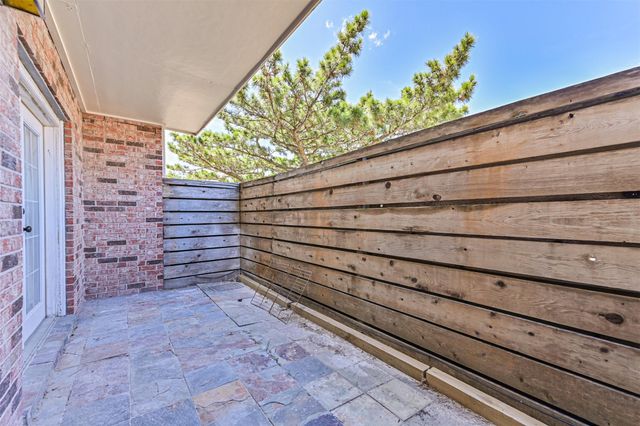 402 Postoffice 123, Galveston, TX 77550