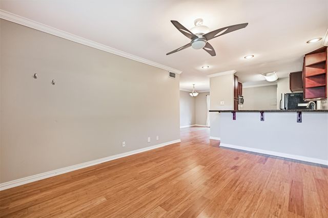 402 Postoffice 123, Galveston, TX 77550