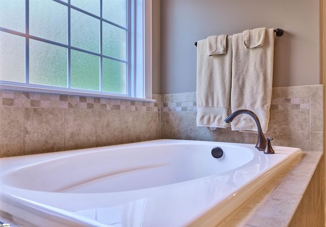 120 Haddington Lane, Greenville, SC 29609