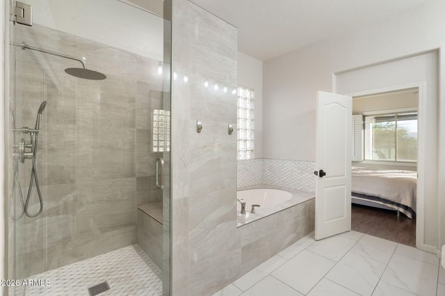 1427 W SALTSAGE Drive, Phoenix, AZ 85045