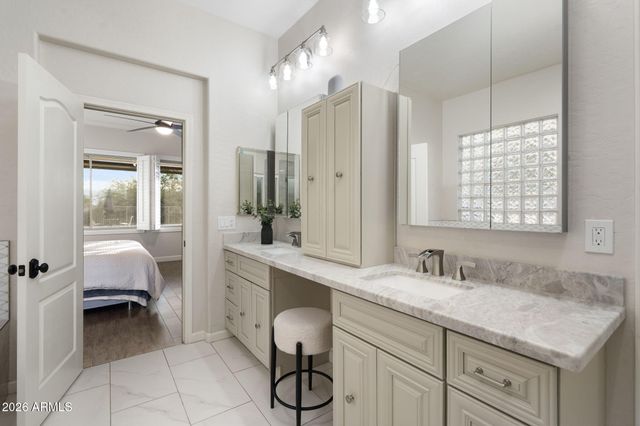 1427 W SALTSAGE Drive, Phoenix, AZ 85045