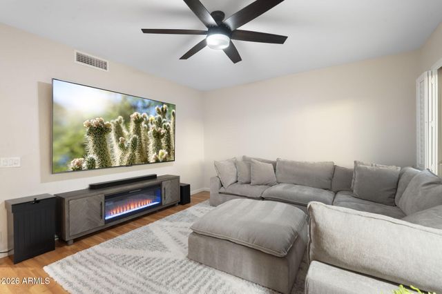 1427 W SALTSAGE Drive, Phoenix, AZ 85045