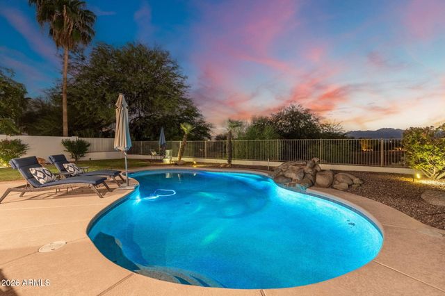 1427 W SALTSAGE Drive, Phoenix, AZ 85045