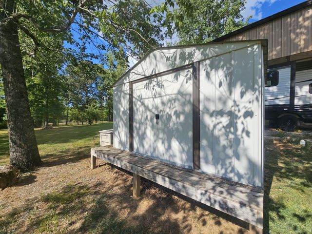 17 Clearwater Cr, Bath Springs, TN 38311