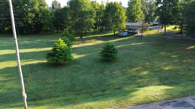17 Clearwater Cr, Bath Springs, TN 38311