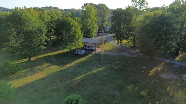 17 Clearwater Cr, Bath Springs, TN 38311