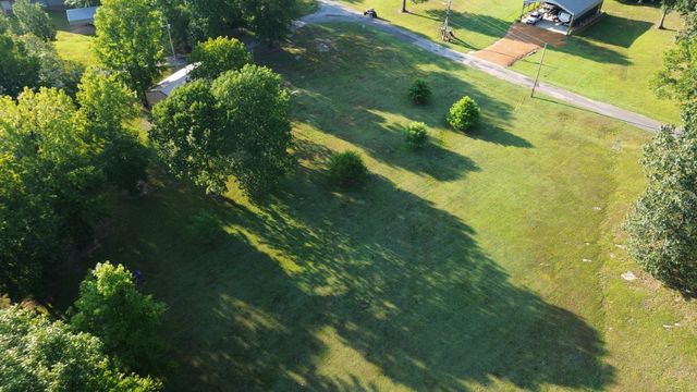 17 Clearwater Cr, Bath Springs, TN 38311