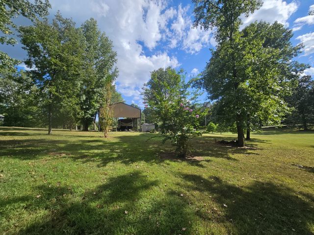 17 Clearwater Cr, Bath Springs, TN 38311